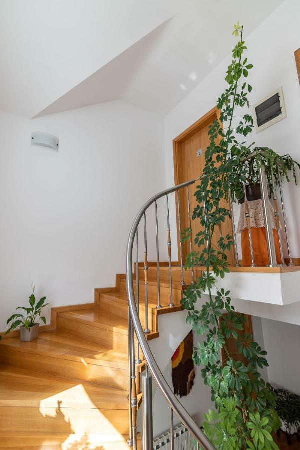 Apartments And Room Robert Korenica Exterior foto